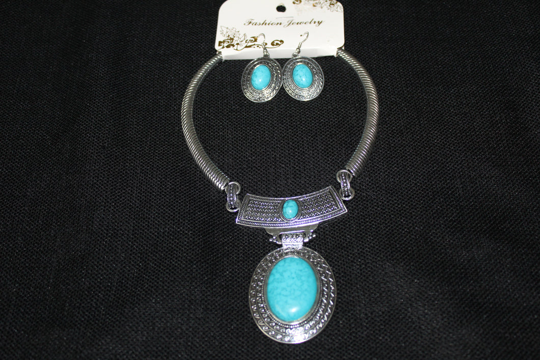 Antique Silver Tone / Turquoise Stone  Necklace set