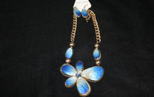 Load image into Gallery viewer, Flower Pendant Necklace &amp; Fish Hook Earring Set
